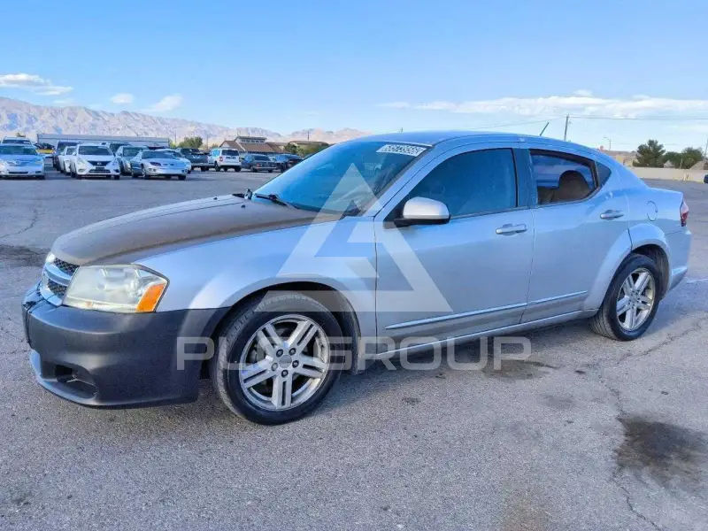 2012 Dodge AVENGER photo