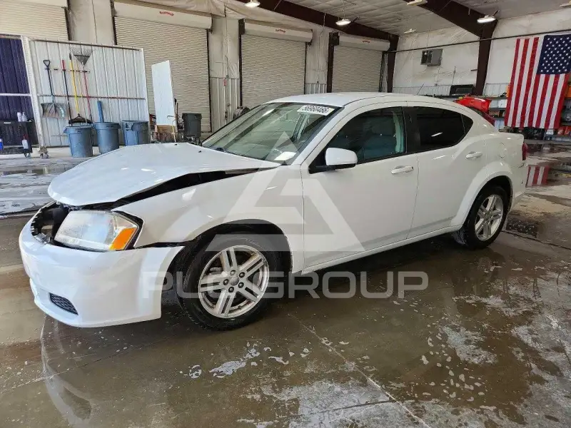 2012 Dodge AVENGER photo