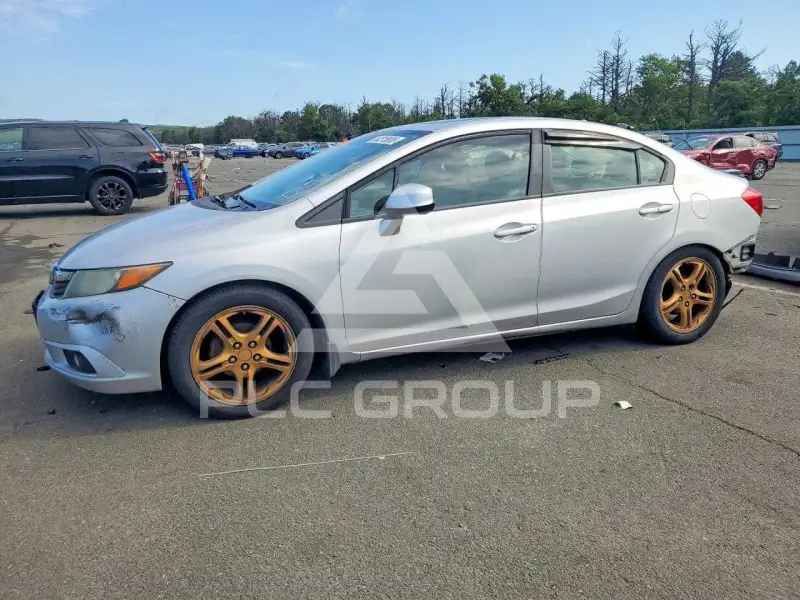 2012 Honda CIVIC фото