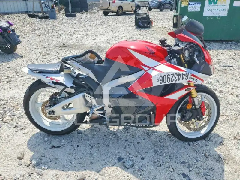 2012 Honda CBR photo