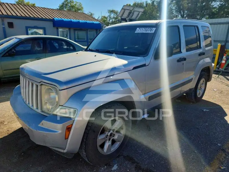 2012 Jeep LIBERTY фото