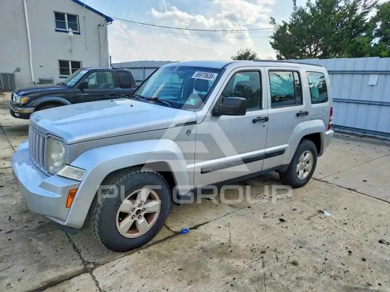 2012 Jeep LIBERTY фото
