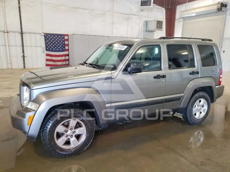 2012 Jeep LIBERTY фото