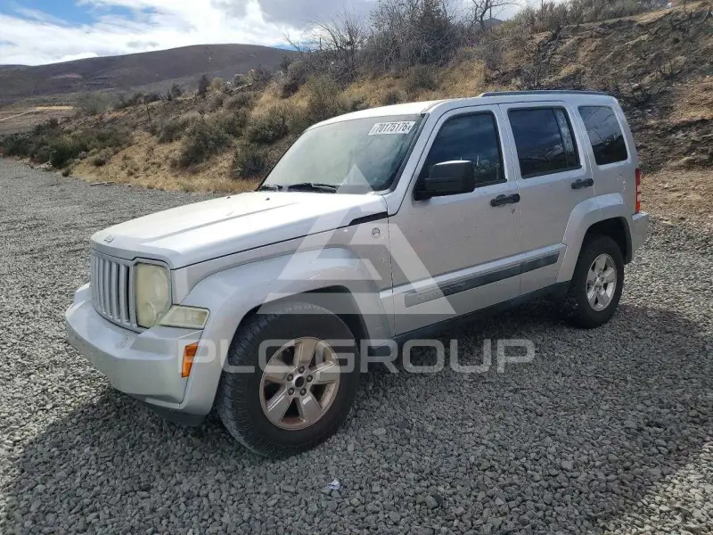 2012 Jeep LIBERTY photo