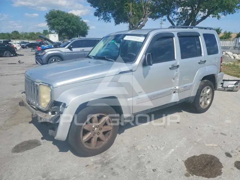 2012 Jeep LIBERTY фото