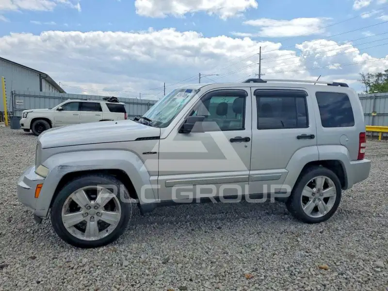 2012 Jeep LIBERTY фото