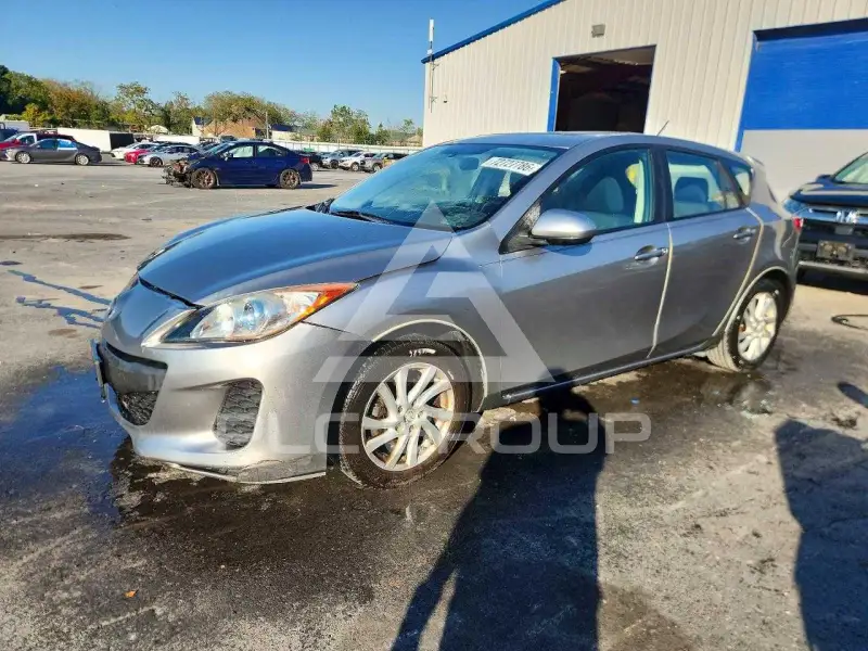 2012 Mazda 3 photo