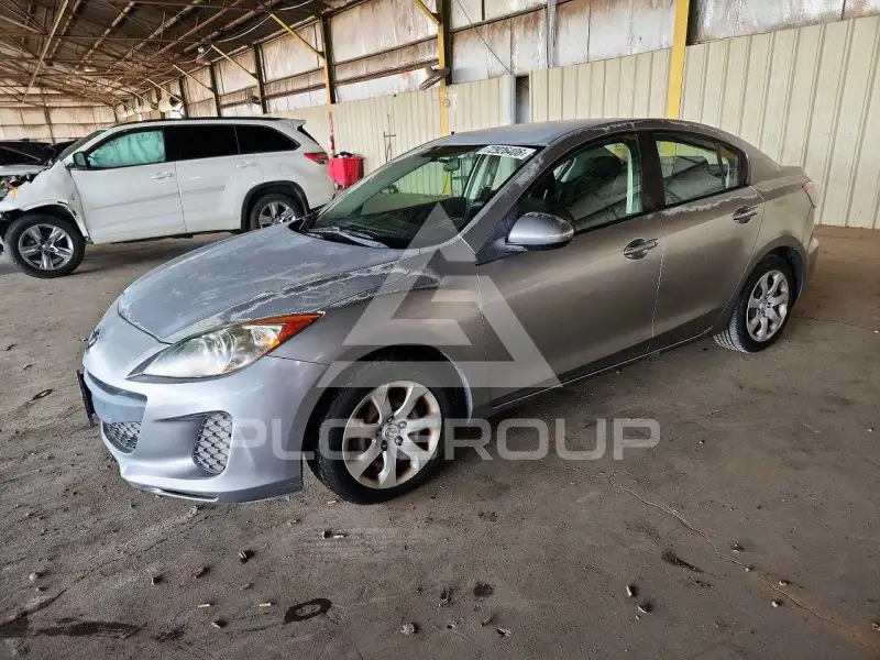 2012 Mazda 3 photo
