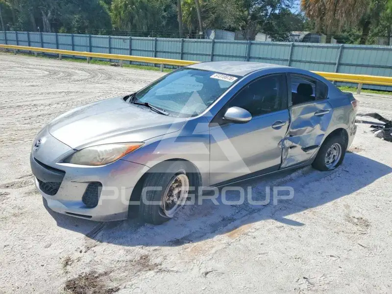 2012 Mazda 3 photo
