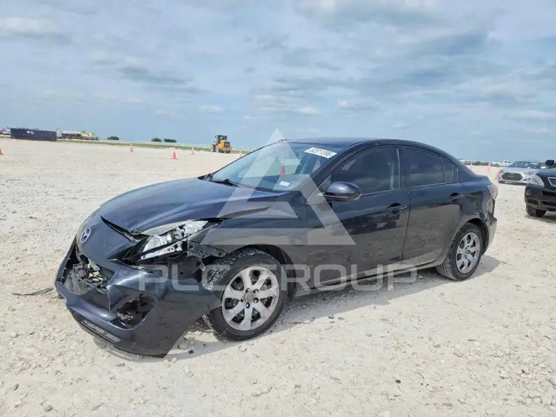2012 Mazda 3 photo