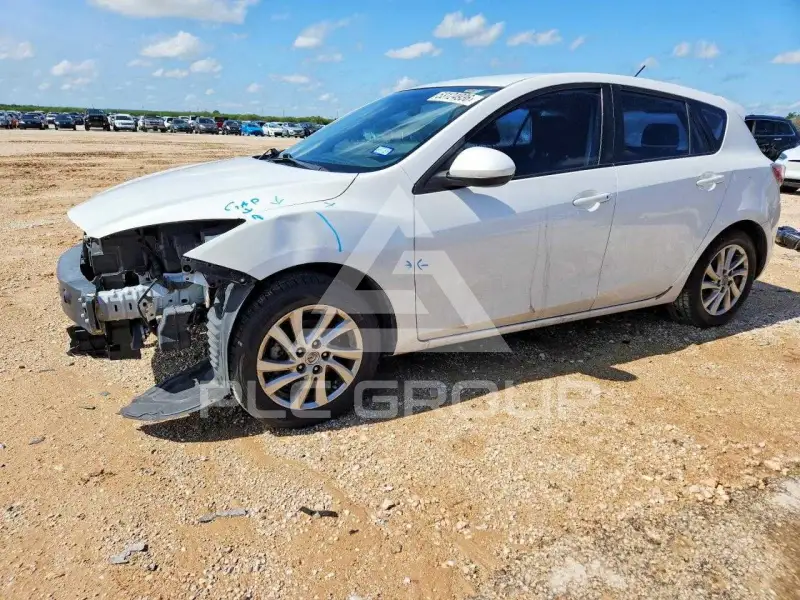 2012 Mazda 3 photo