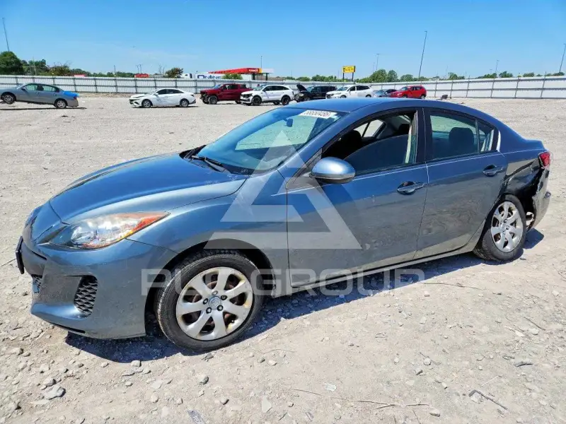 2012 Mazda 3 photo