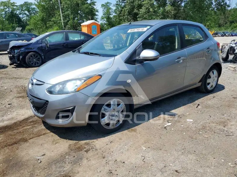 2012 Mazda 2 фото