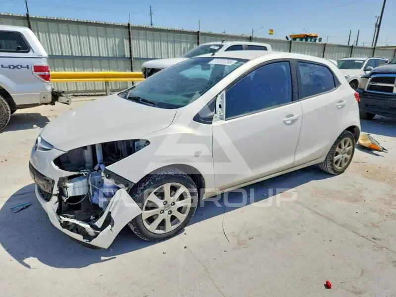 2012 Mazda 2 фото
