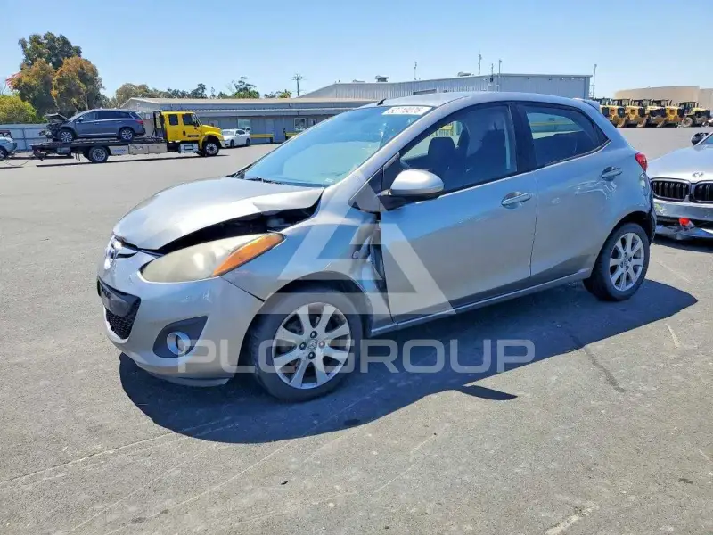 2012 Mazda 2 фото