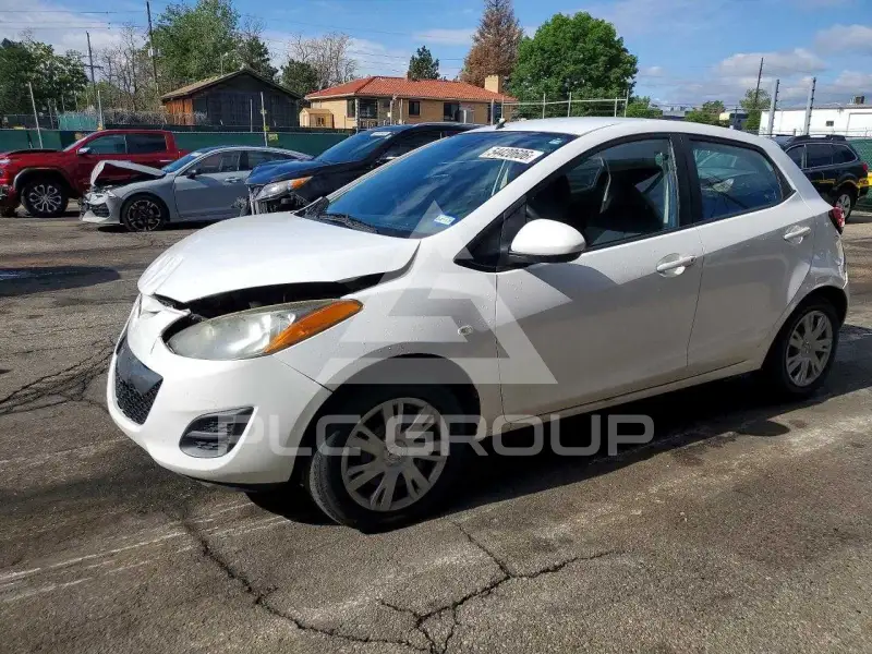2012 Mazda 2 фото