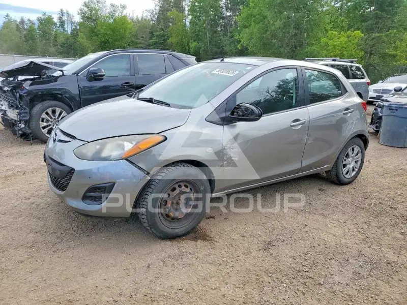 2012 Mazda 2 photo