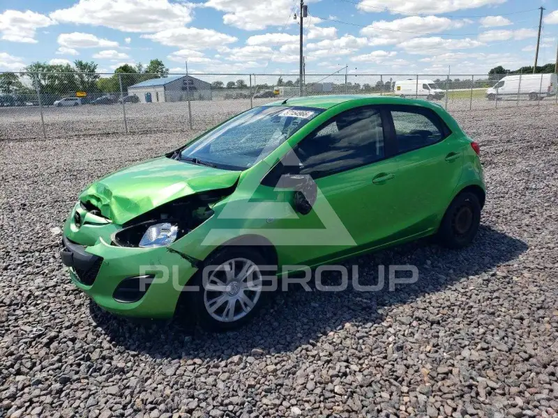 2012 Mazda 2 photo