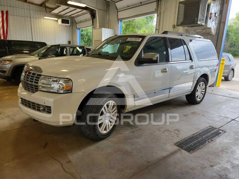 2012 Lincoln NAVIGATOR фото