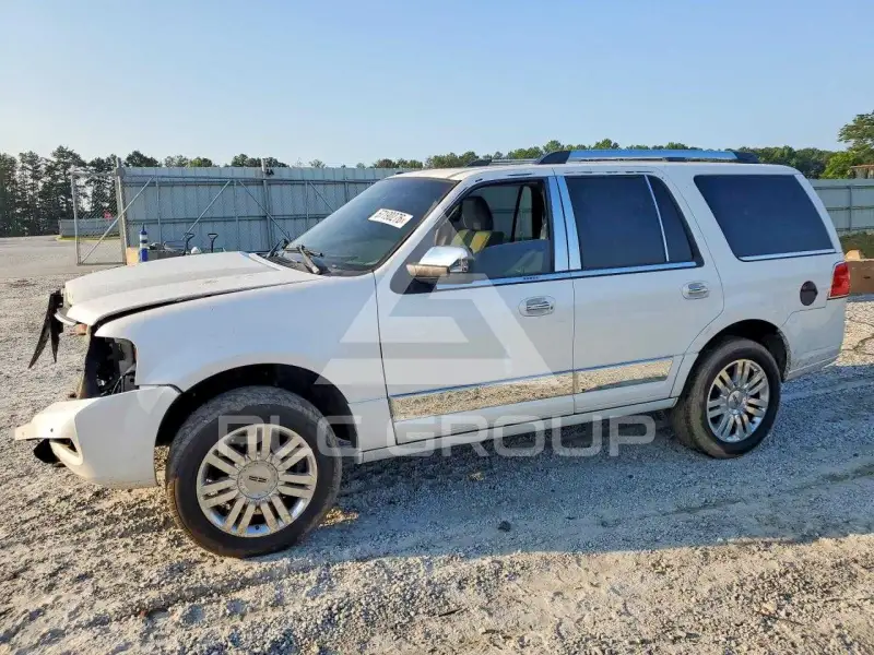 2012 Lincoln NAVIGATOR photo