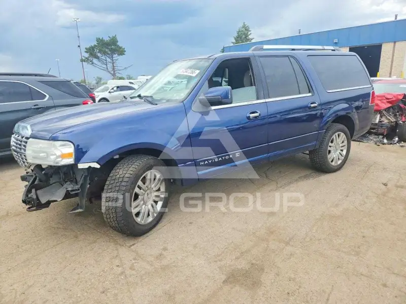 2012 Lincoln NAVIGATOR photo