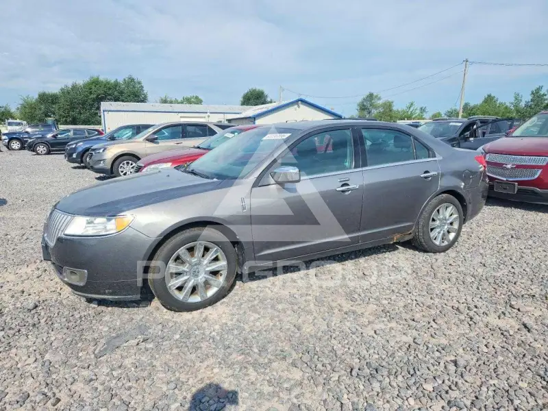 2012 Lincoln MKZ photo