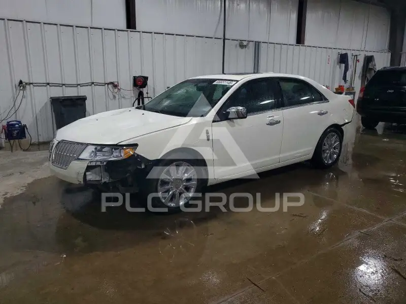 2012 Lincoln MKZ photo