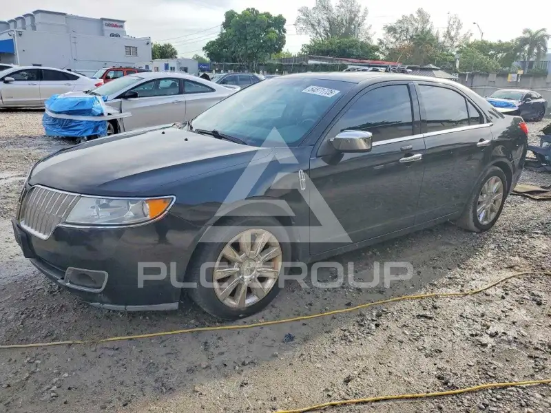 2012 Lincoln MKZ photo