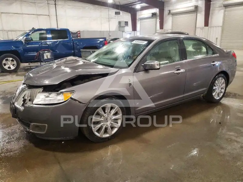 2012 Lincoln MKZ photo