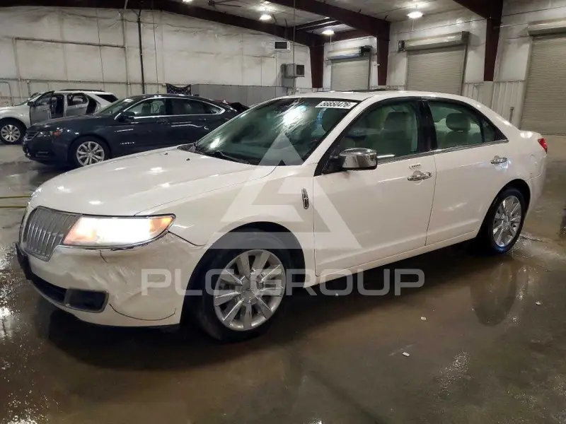 2012 Lincoln MKZ photo