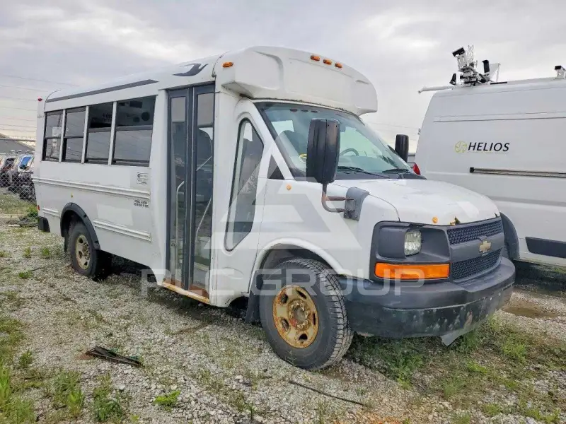 2012 Chevrolet Express фото
