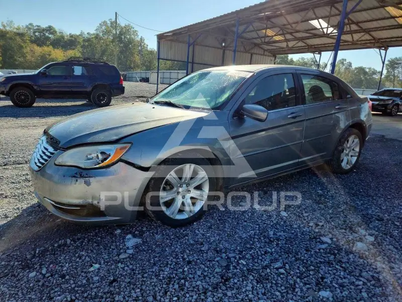 2012 Chrysler 200 photo