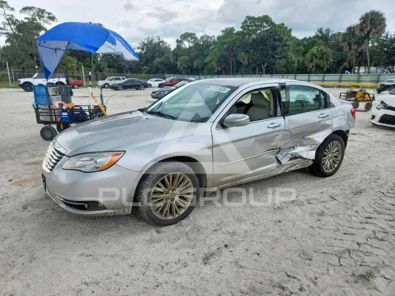 2012 Chrysler 200 фото