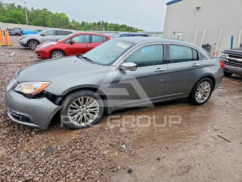 2012 Chrysler 200 photo