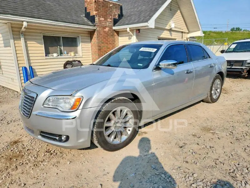 2012 Chrysler 300 photo
