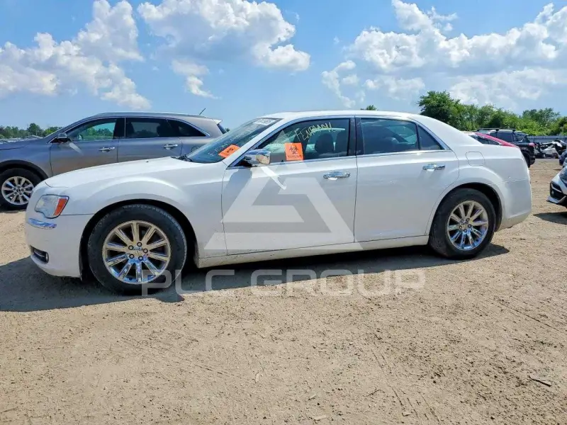 2012 Chrysler 300 фото