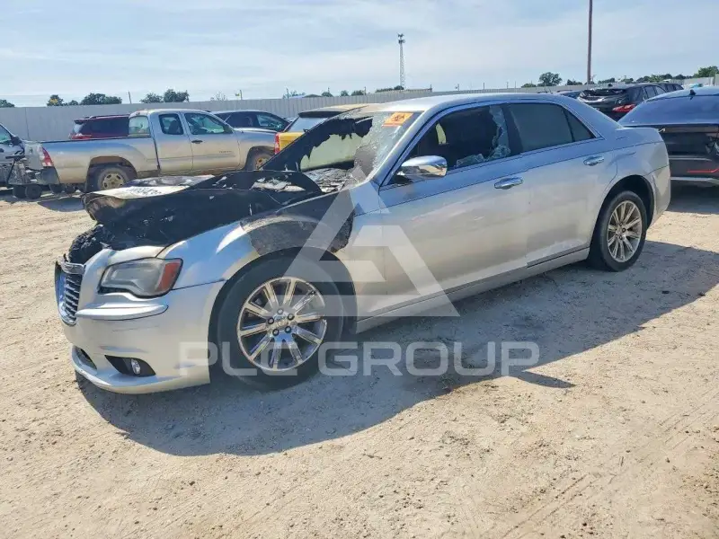 2012 Chrysler 300 фото