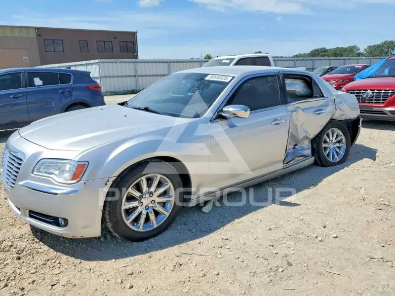 2012 Chrysler 300 фото