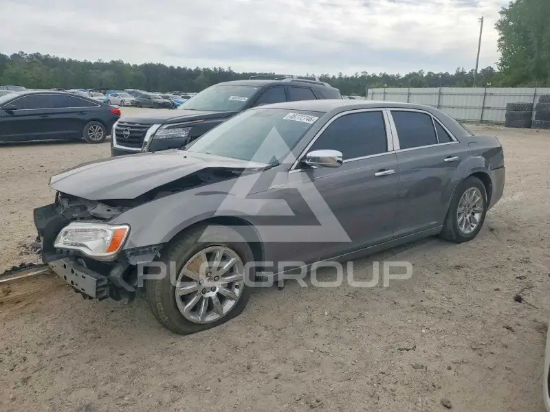 2012 Chrysler 300 фото