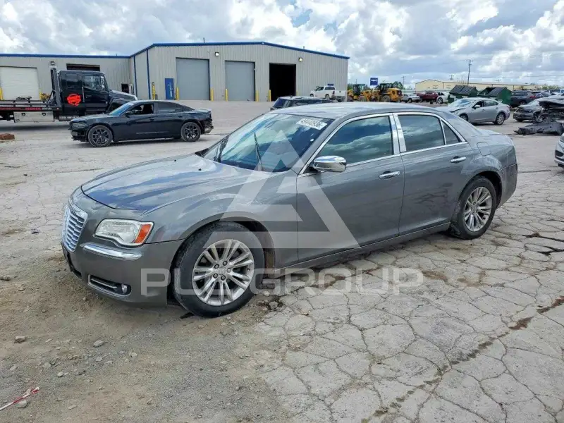 2012 Chrysler 300 фото