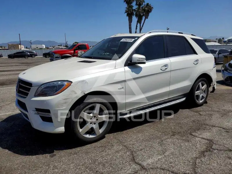 2012 Mercedes Benz ML 550 фото