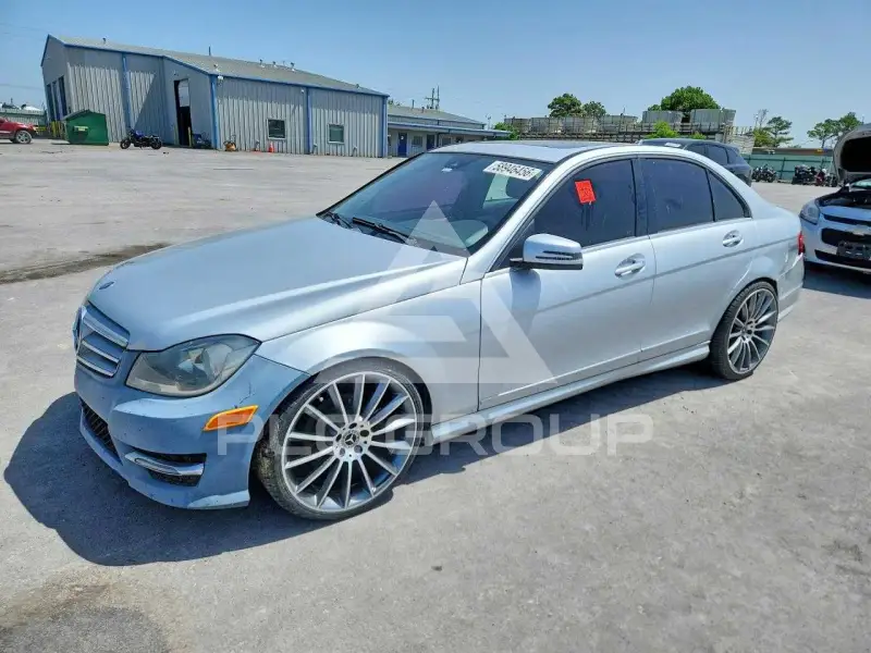 2012 Mercedes Benz  фото