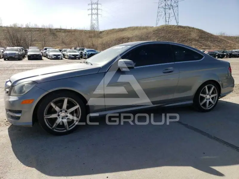 2012 Mercedes Benz C 250 фото