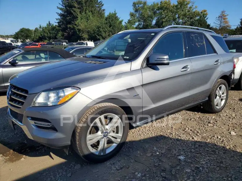 2012 Mercedes Benz ML-Class фото