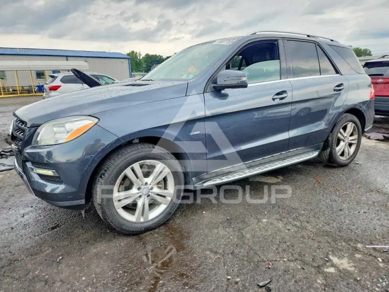 2012 Mercedes Benz ML-Class photo