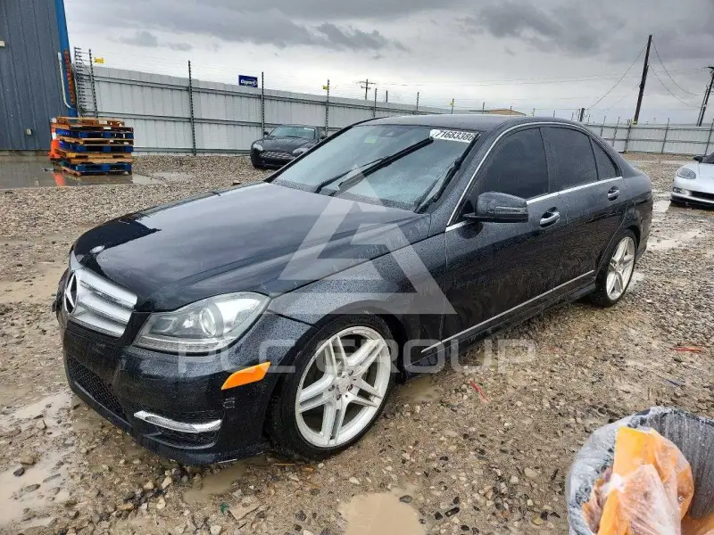 2012 Mercedes Benz C-Class фото