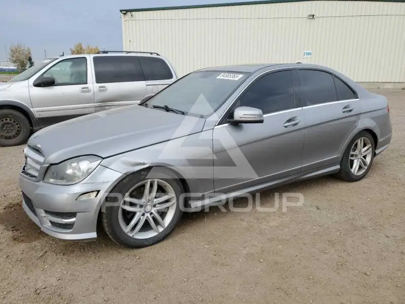 2012 Mercedes Benz C-Class photo