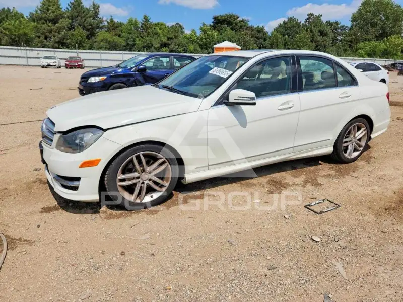 2012 Mercedes Benz C-Class фото