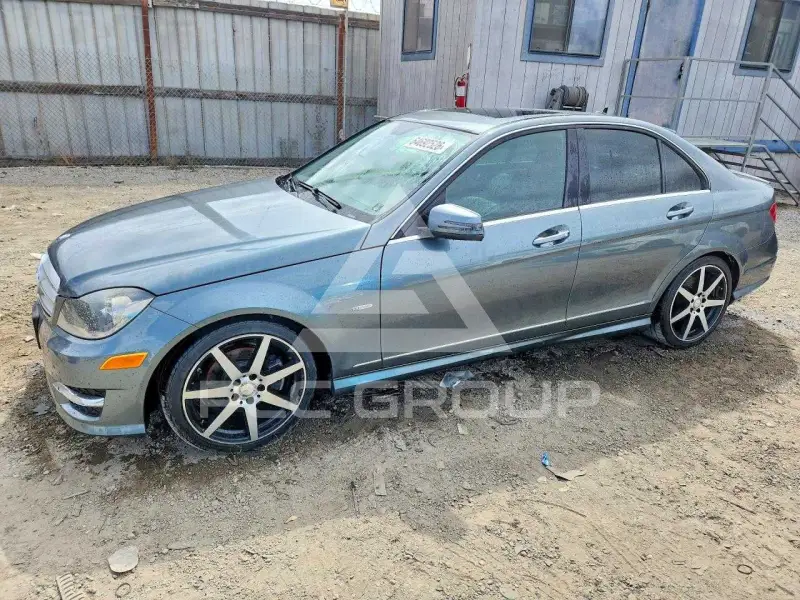 2012 Mercedes Benz C-Class фото