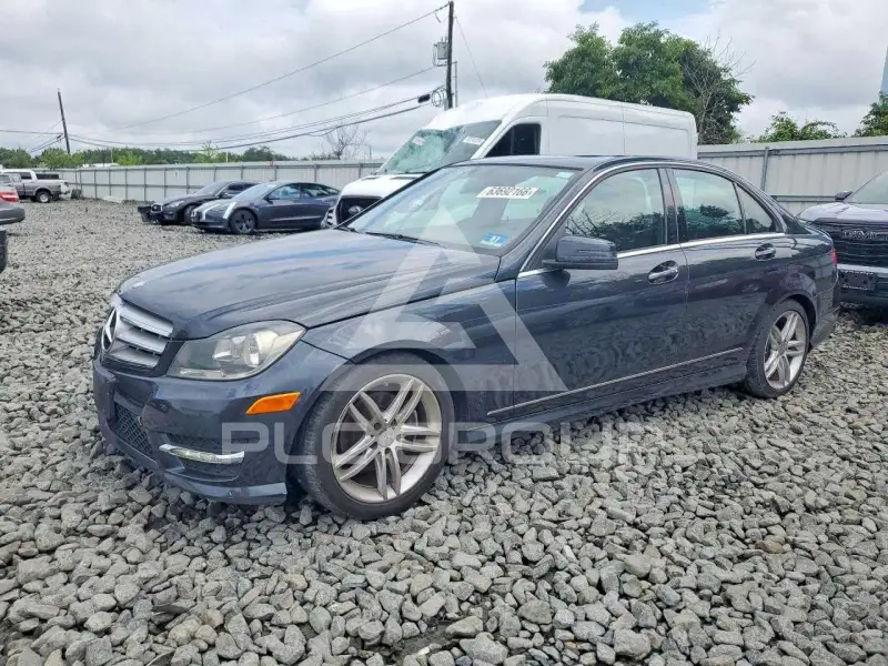 2012 Mercedes Benz C-Class photo